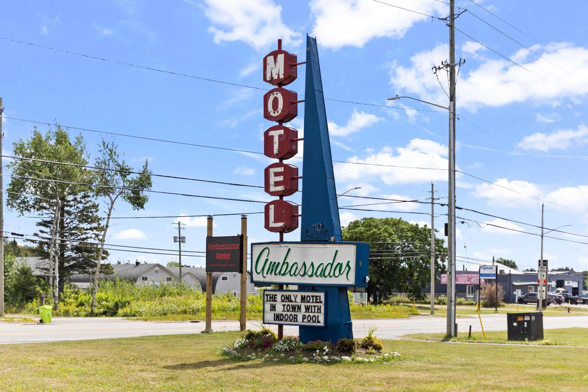Ambassador Motel 수세인트마리 외부 사진
